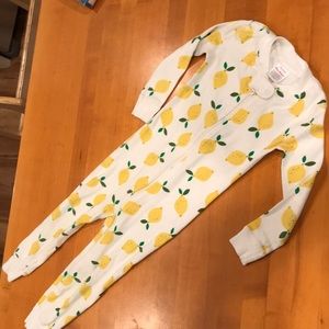 Hanna Andersson Zip Sleeper - Lemons - size 90